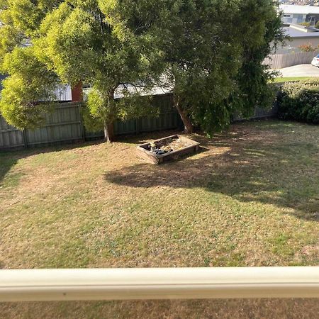 Spacious Modern Home Outstanding Views sleeps 9 Hobart Exterior foto